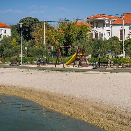 Ferienhaus House At The Beach Nin Vrsi