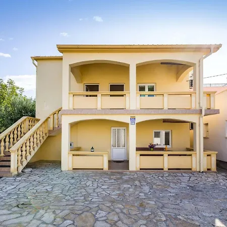 House At The Beach Nin